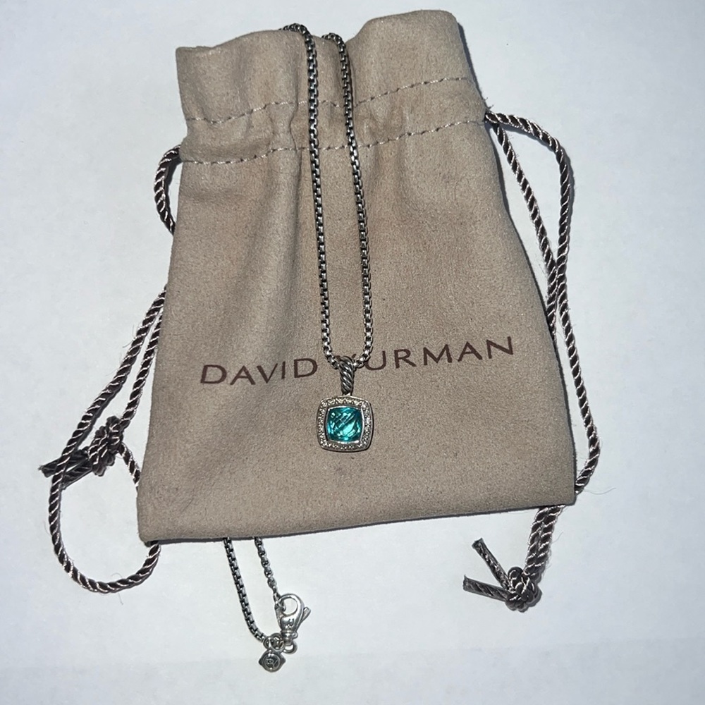 David Yurman Petite AlbionPendant Necklace
SterlingSilver BlueTopaz Diamonds 7mm